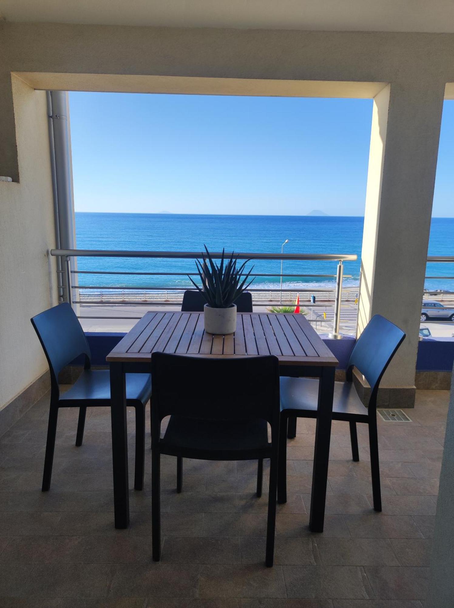 Appartamenti Vacanze Villa Meo Villafranca Tirrena Rom bilde